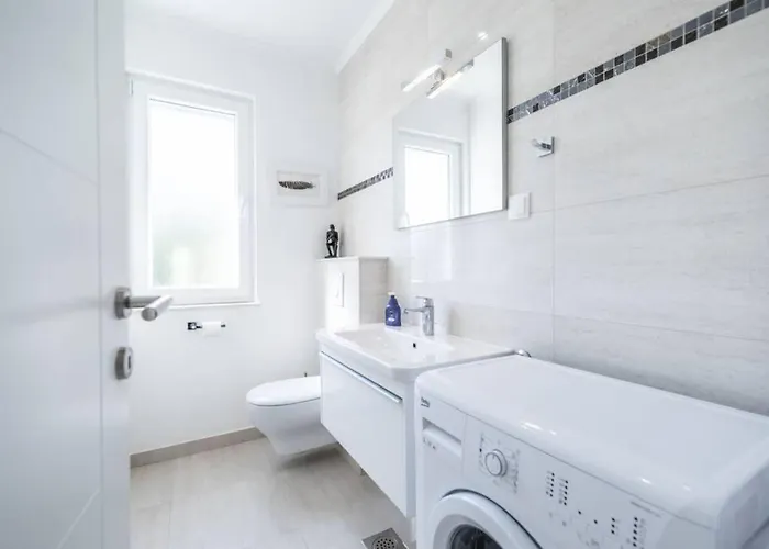 Luxury Marina View No 3