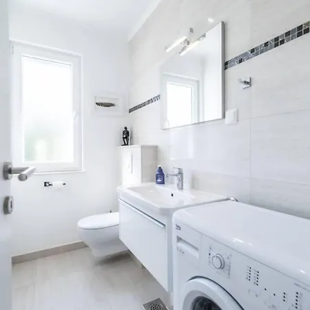 Luxury Marina View No 3