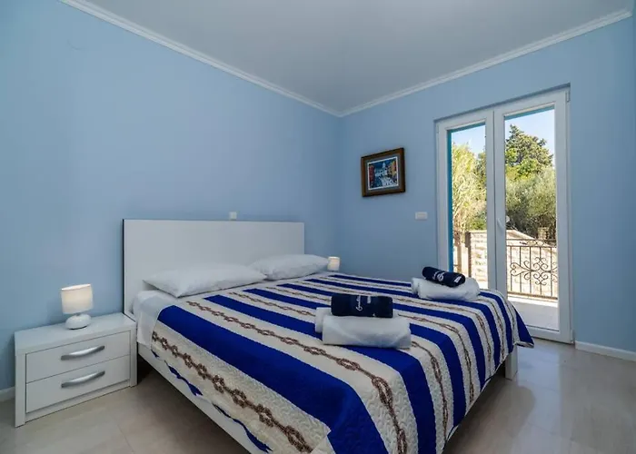 Luxury Marina View No 3 Apartment