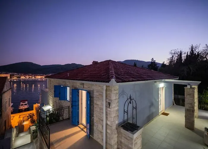Luxury Marina View No 3 Apartment